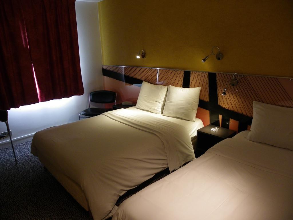 Hotel Logitel Saint-Doulchard Ngoại thất bức ảnh